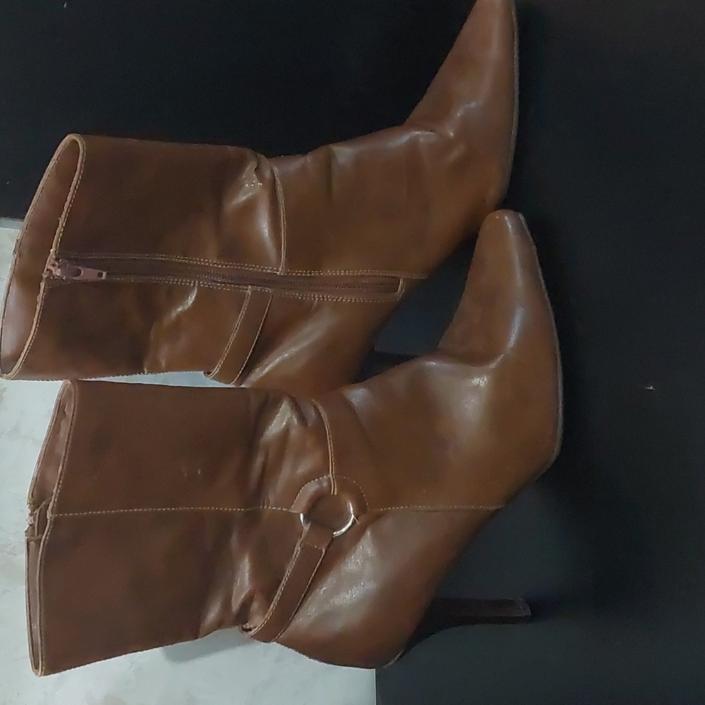 Predictions women's ankle boot size 11